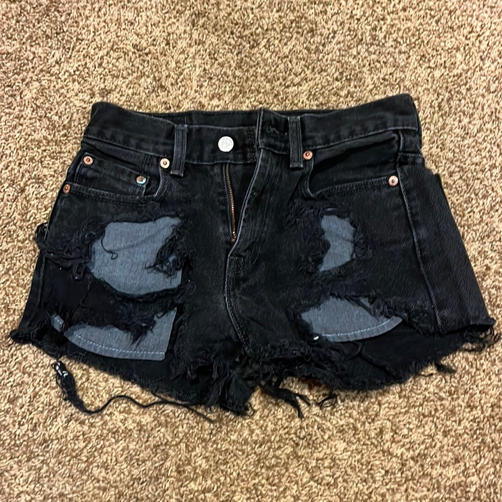 Distressed Levi’s 550 Shorts